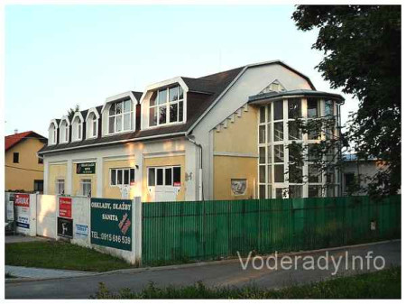 Posledná stojaca budova niekdajšieho Julovho majera (rok 2013)